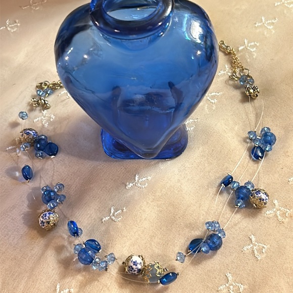 Floating Illusion Blue Floral beaded necklace - Picture 10 of 14
